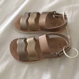 New leather Zara metallic sandals 20 US 4.5 Velcro